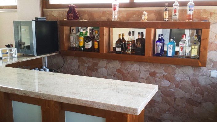 Cerramiento de terraza con madera y toldos (3)