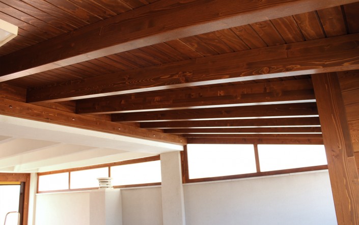 Cerramiento de terraza con madera y toldos (6)