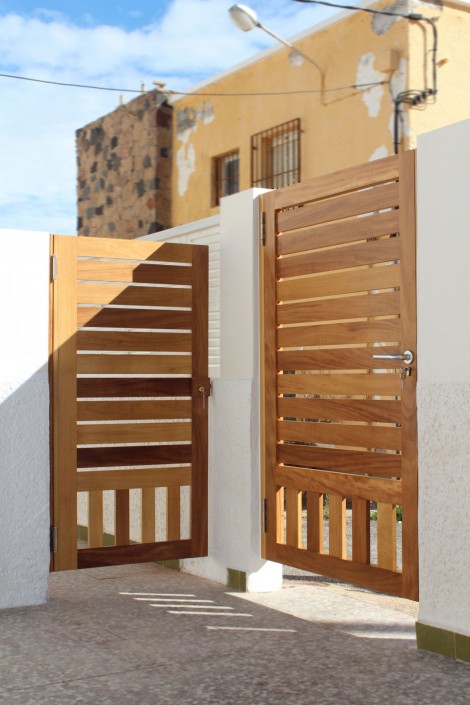 puerta-madera-exotica-iroko-almeria (3)